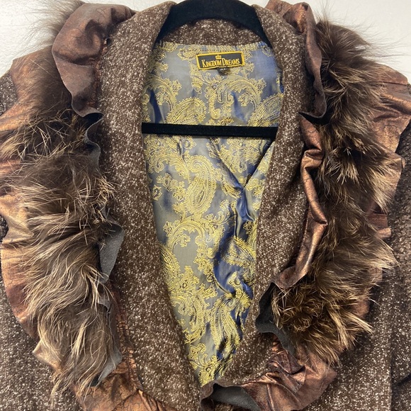 80's Chocolate Brown Ruffled
Trim Raccoon Collar Jacket - Picture 3 of 13